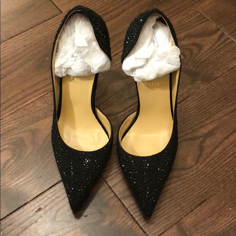 High heels black pumps
